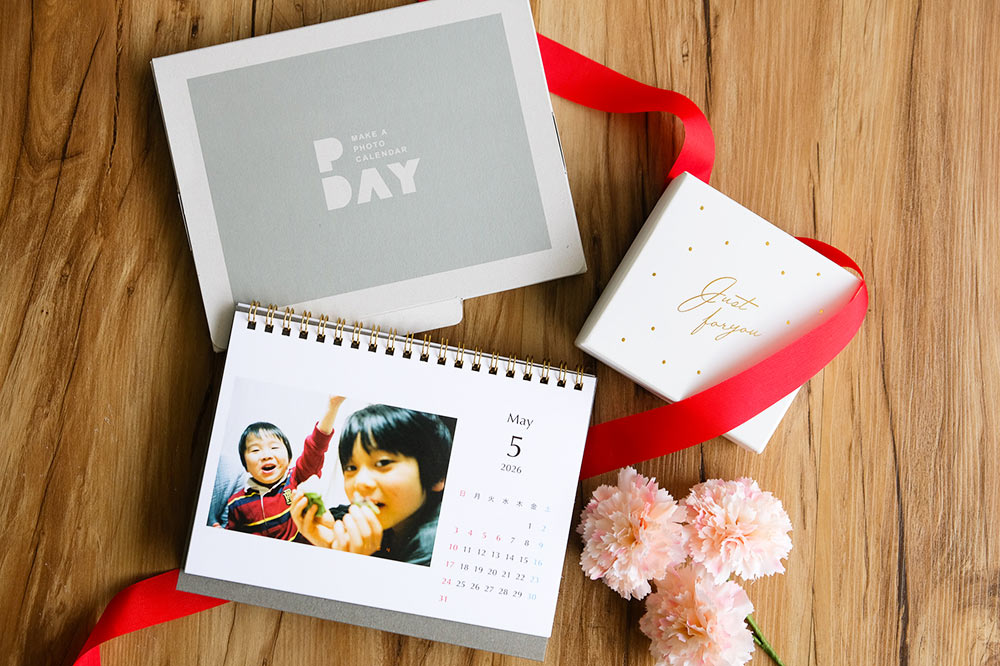 スイーツの箱とPDAY2Lカレンダー